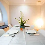 Spacious & Modern 3Brs House In Central London